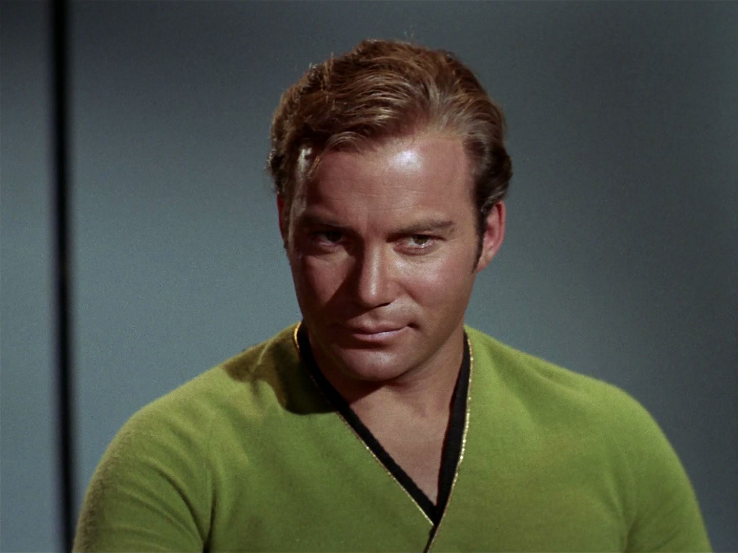 ariane179254_StarTrek_2x15_TheTroubleWithTribbles_0053.jpg
