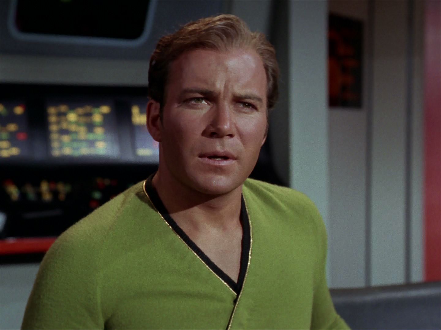 ariane179254_StarTrek_2x15_TheTroubleWithTribbles_0096.jpg