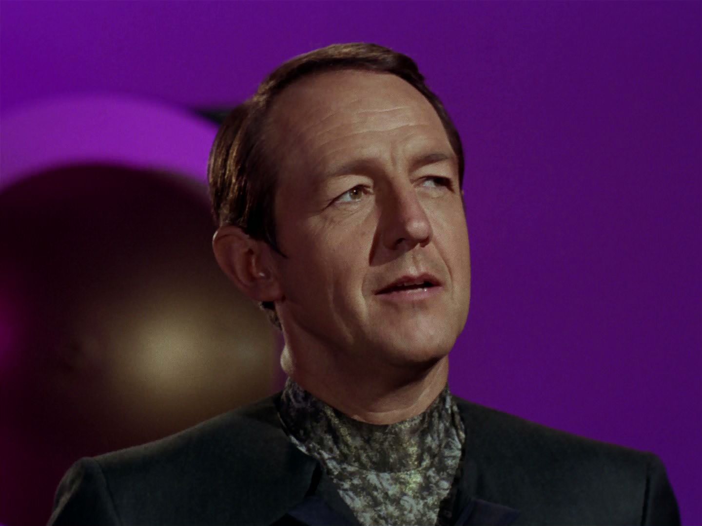 ariane179254_StarTrek_2x15_TheTroubleWithTribbles_0137.jpg
