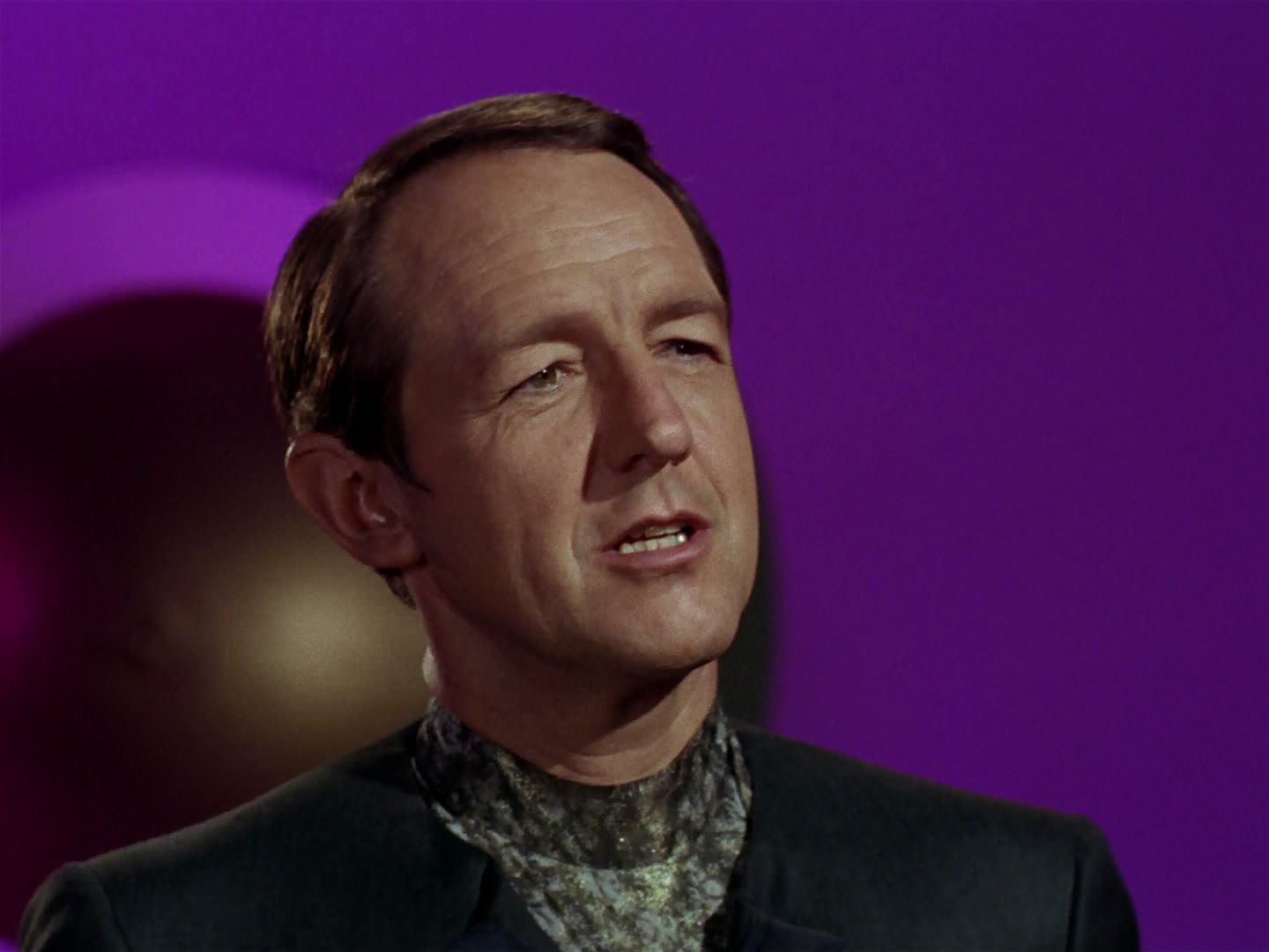 ariane179254_StarTrek_2x15_TheTroubleWithTribbles_0155.jpg