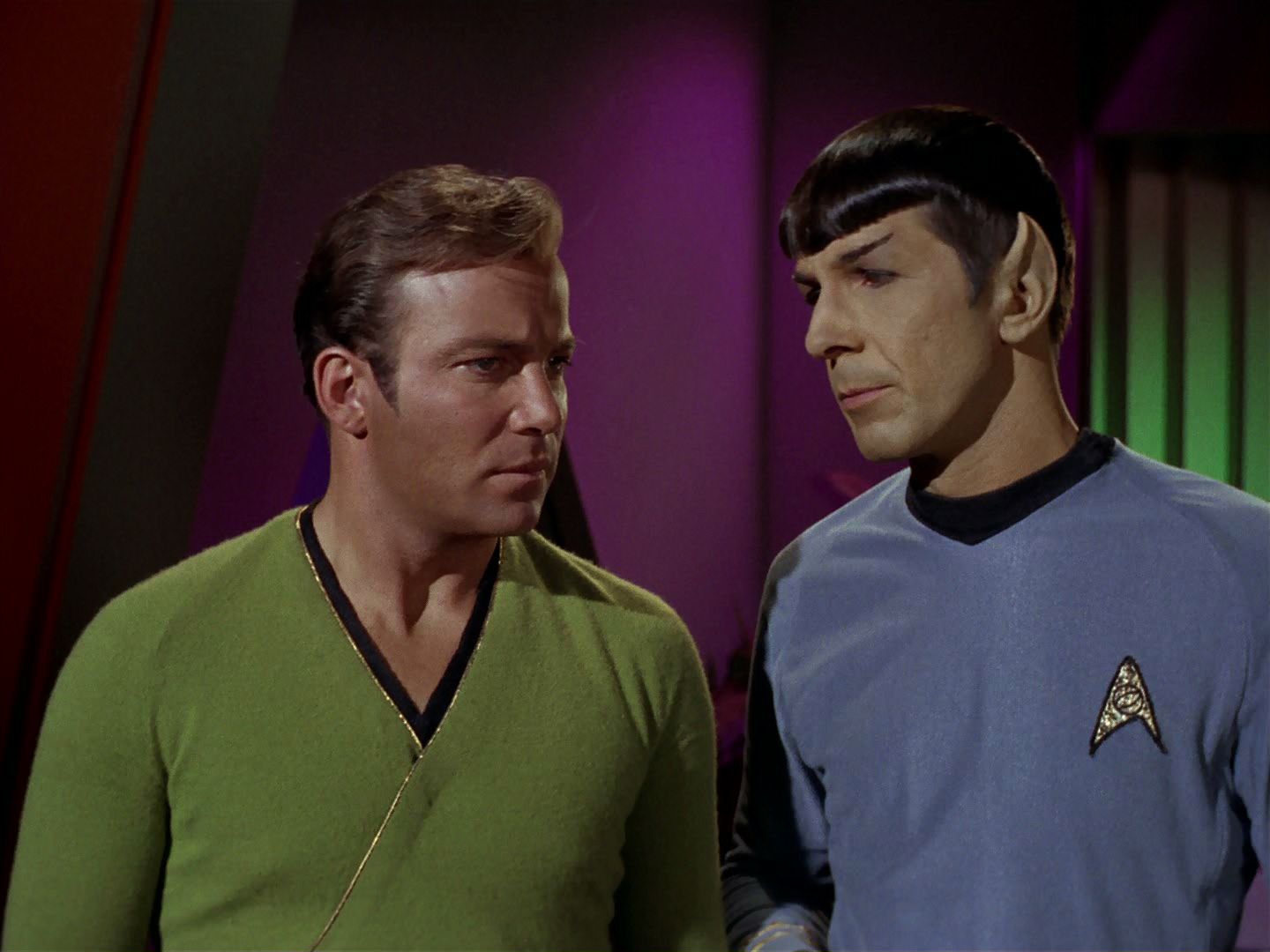 ariane179254_StarTrek_2x15_TheTroubleWithTribbles_0196.jpg