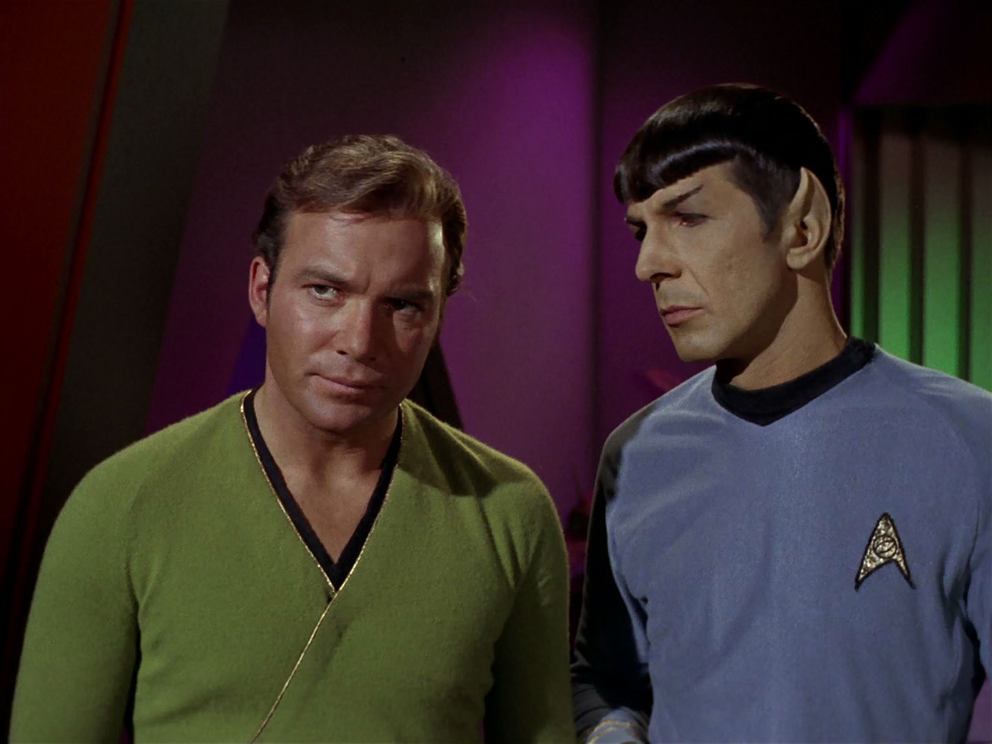 ariane179254_StarTrek_2x15_TheTroubleWithTribbles_0198.jpg
