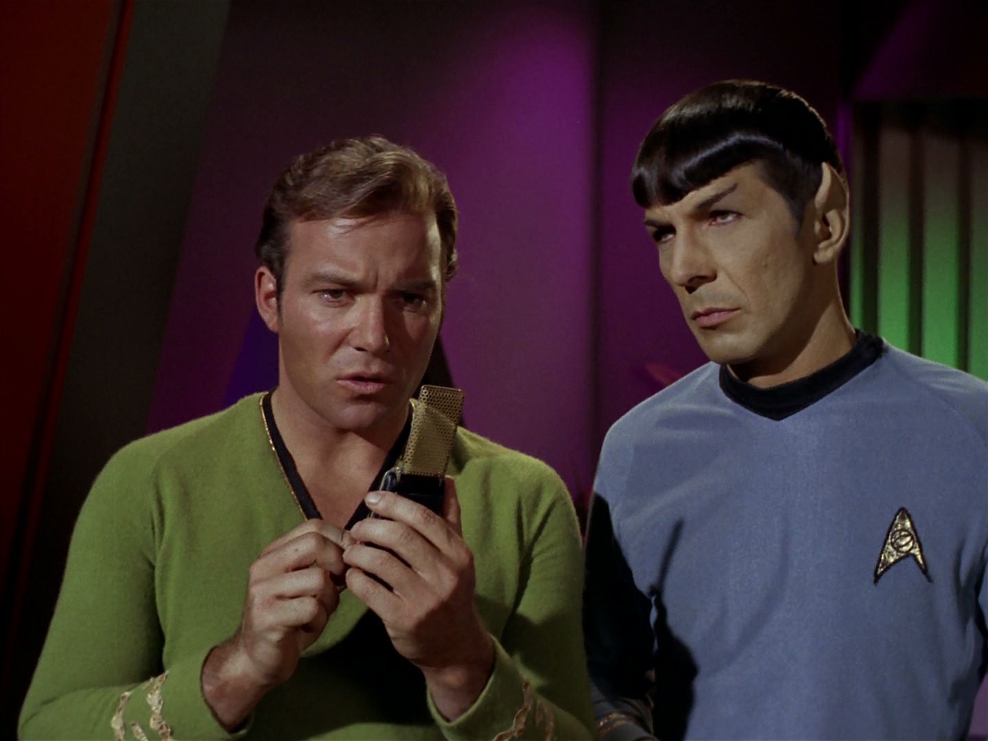 ariane179254_StarTrek_2x15_TheTroubleWithTribbles_0204.jpg
