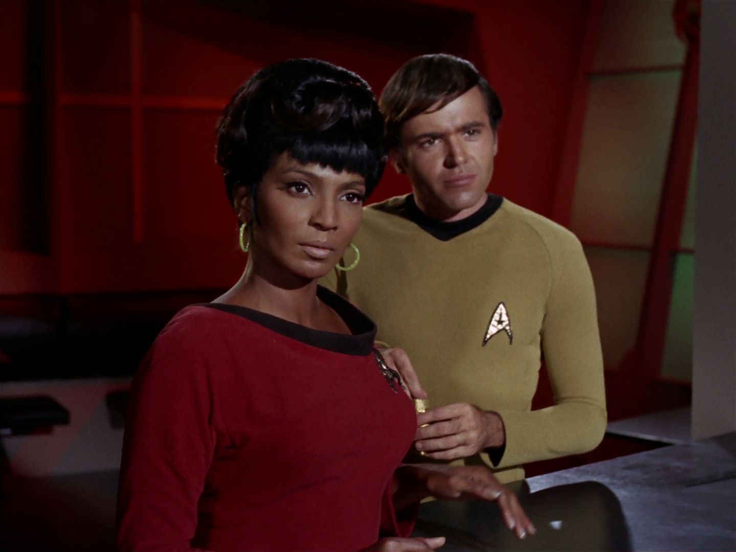 ariane179254_StarTrek_2x15_TheTroubleWithTribbles_0254.jpg