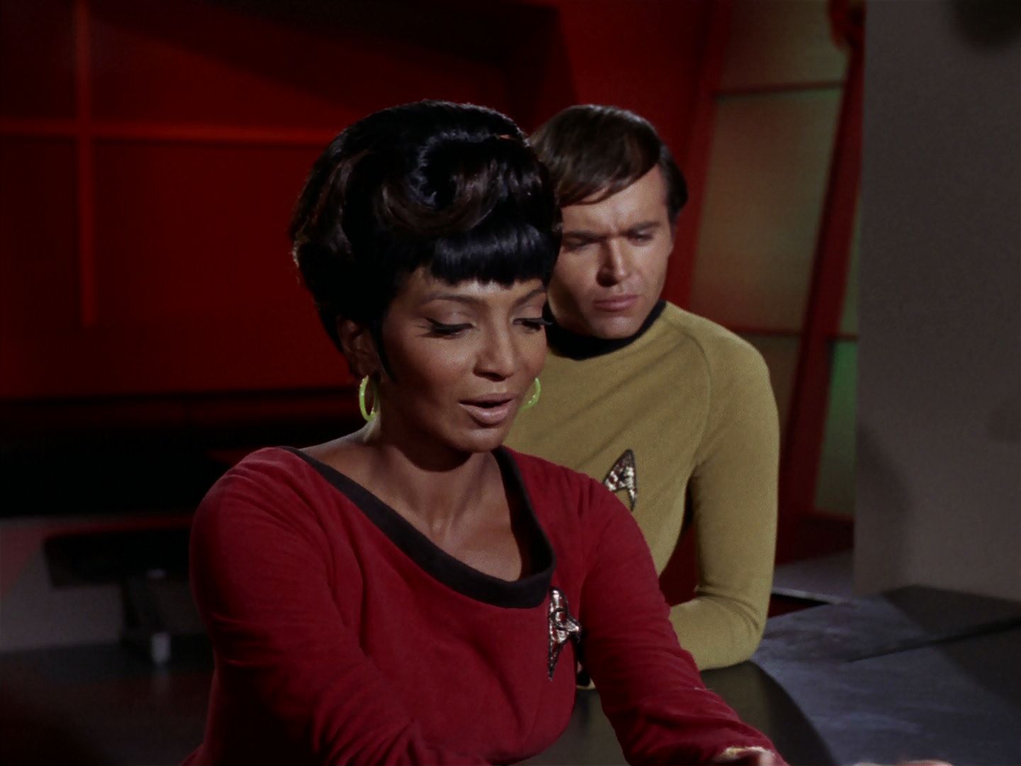 ariane179254_StarTrek_2x15_TheTroubleWithTribbles_0261.jpg