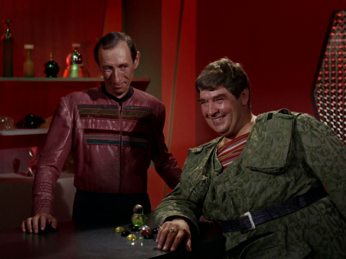 ariane179254_StarTrek_2x15_TheTroubleWithTribbles_0266.jpg
