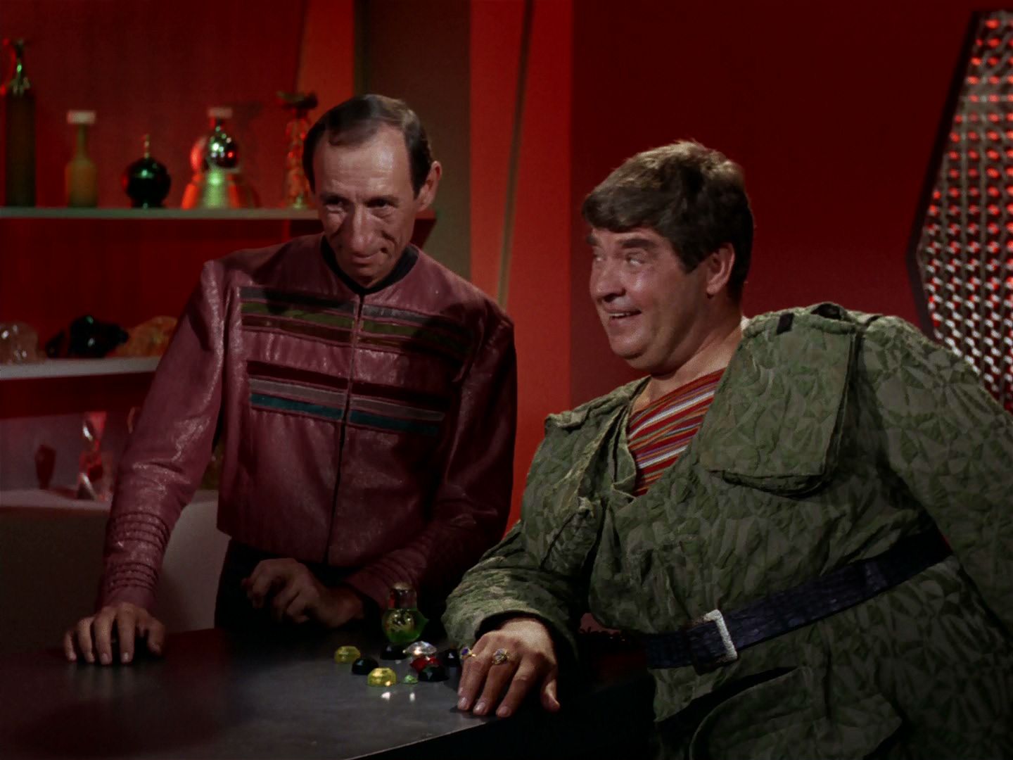 ariane179254_StarTrek_2x15_TheTroubleWithTribbles_0277.jpg