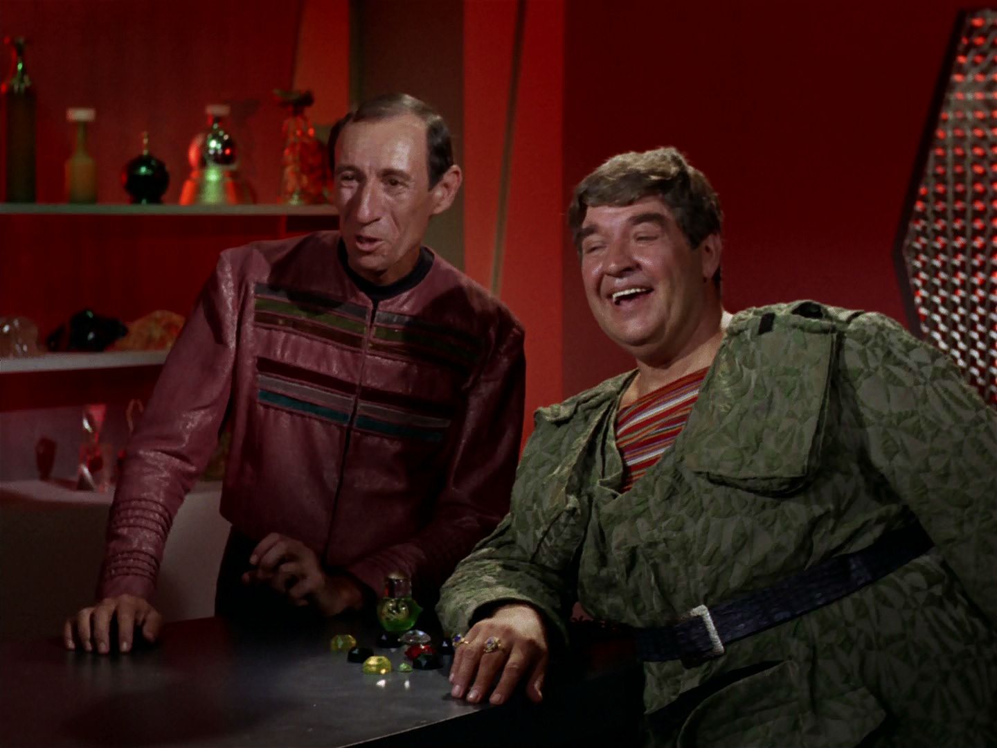 ariane179254_StarTrek_2x15_TheTroubleWithTribbles_0280.jpg