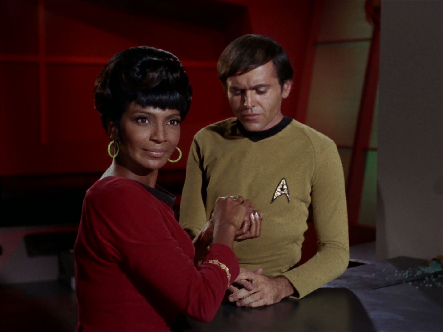 ariane179254_StarTrek_2x15_TheTroubleWithTribbles_0287.jpg