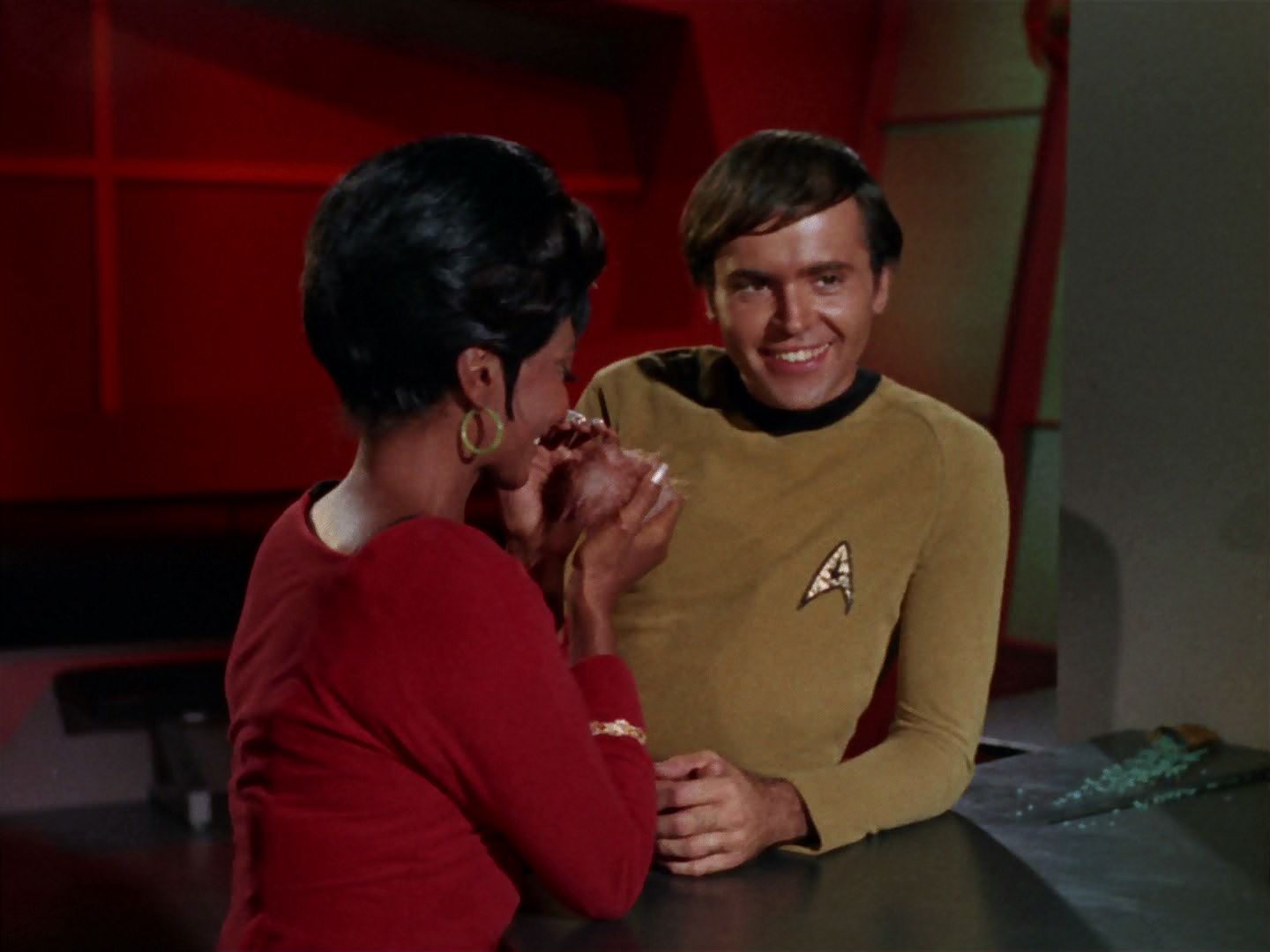 ariane179254_StarTrek_2x15_TheTroubleWithTribbles_0335.jpg