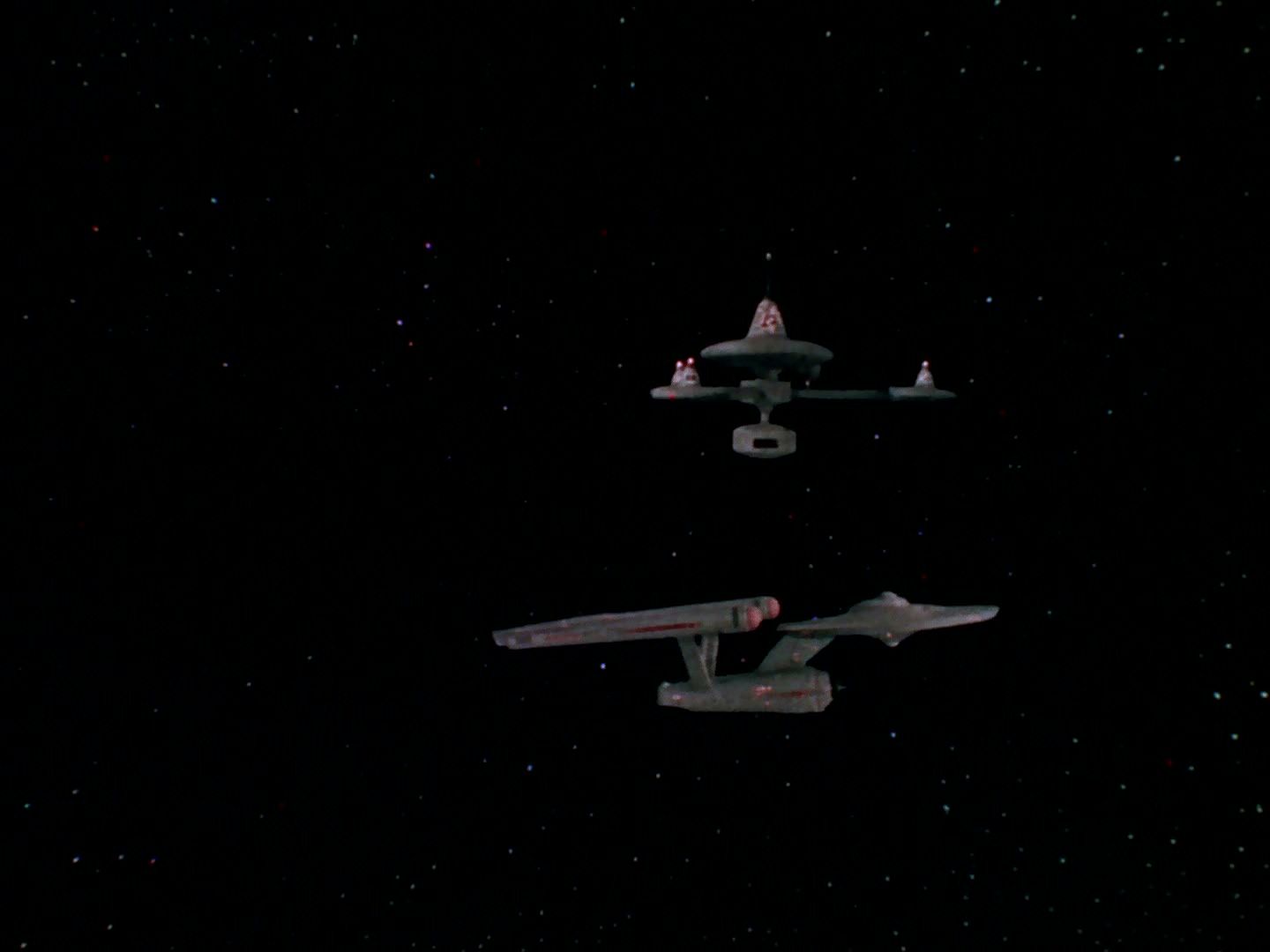 ariane179254_StarTrek_2x15_TheTroubleWithTribbles_0336.jpg