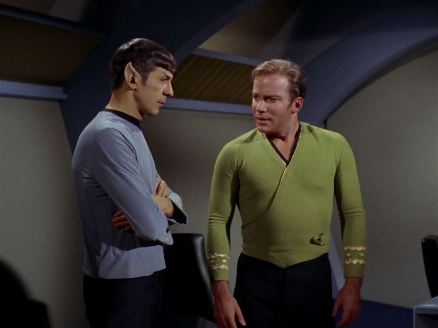 ariane179254_StarTrek_2x15_TheTroubleWithTribbles_0356.jpg