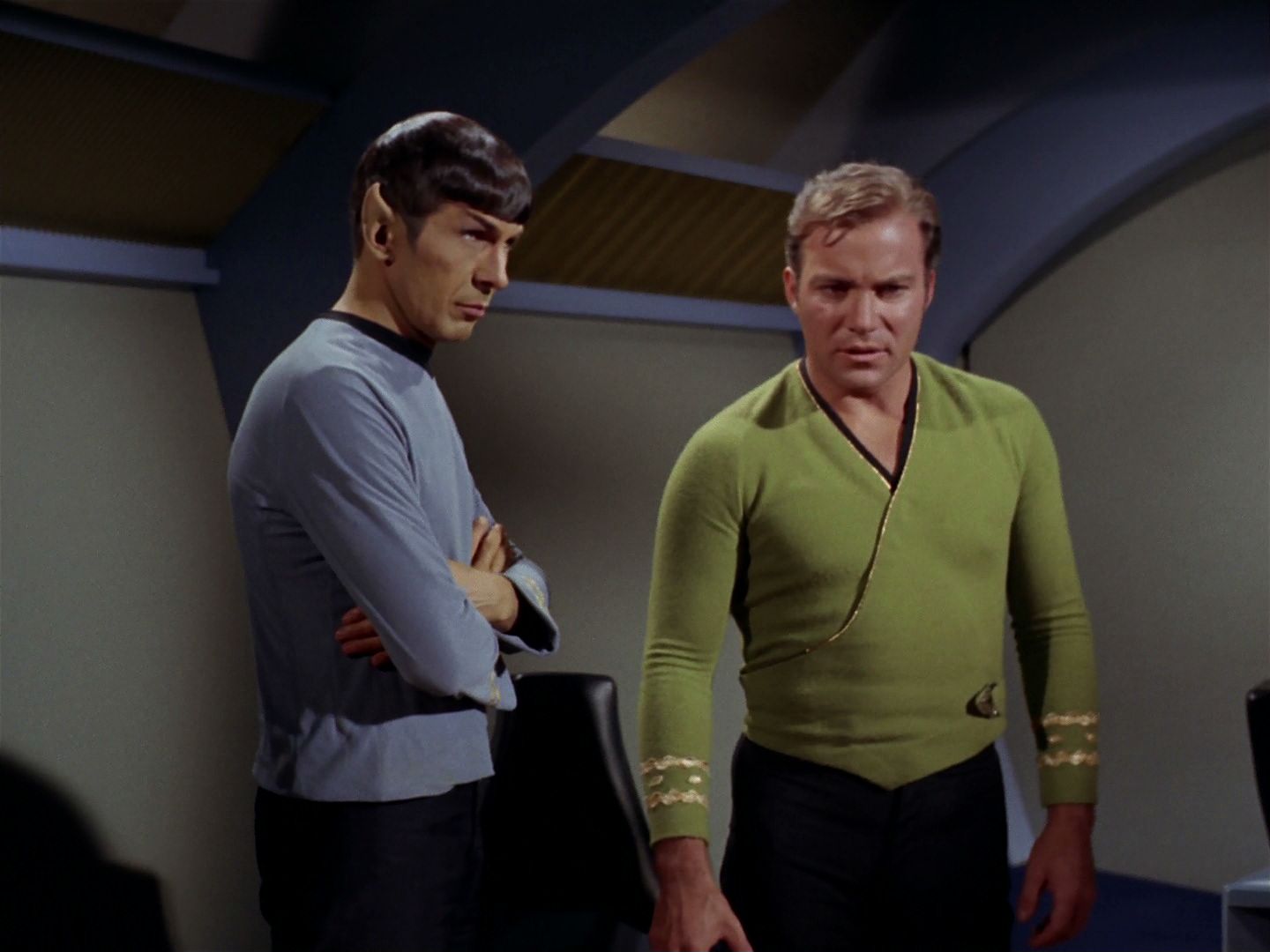 ariane179254_StarTrek_2x15_TheTroubleWithTribbles_0358.jpg