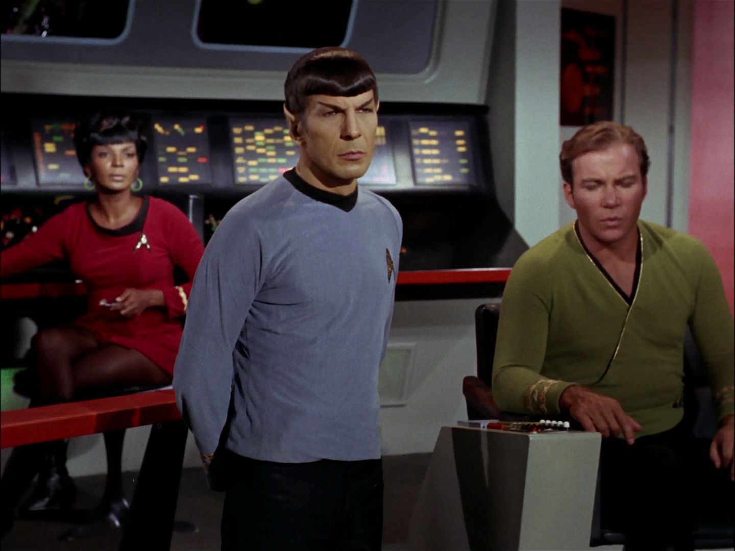 ariane179254_StarTrek_2x15_TheTroubleWithTribbles_0373.jpg