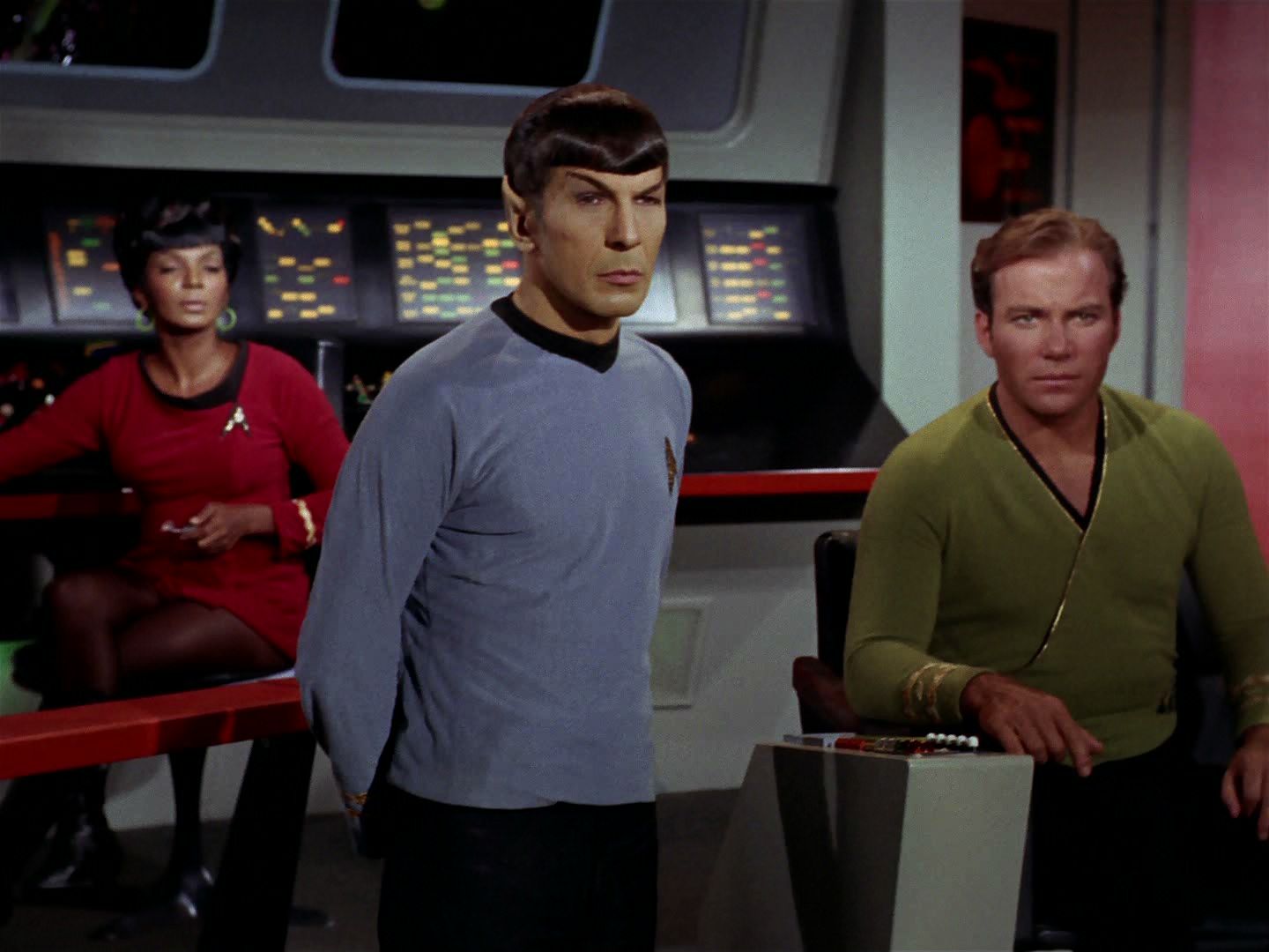 ariane179254_StarTrek_2x15_TheTroubleWithTribbles_0376.jpg