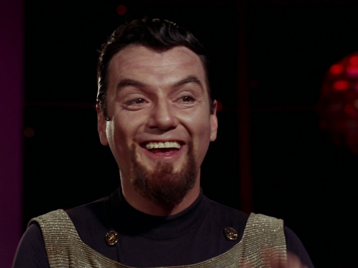 ariane179254_StarTrek_2x15_TheTroubleWithTribbles_0400.jpg