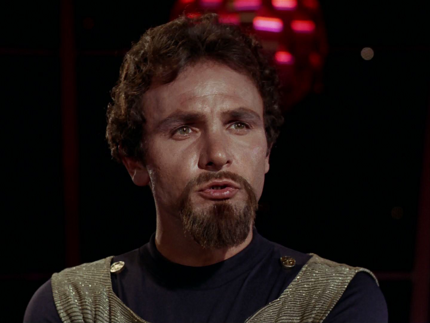 ariane179254_StarTrek_2x15_TheTroubleWithTribbles_0402.jpg