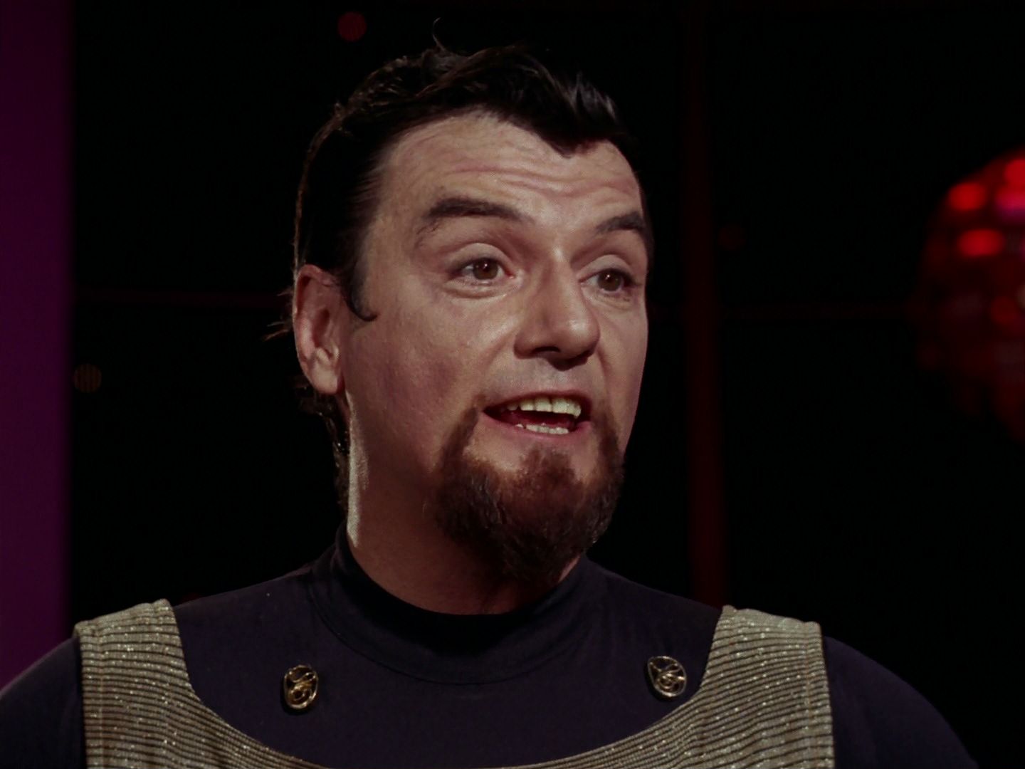 ariane179254_StarTrek_2x15_TheTroubleWithTribbles_0406.jpg
