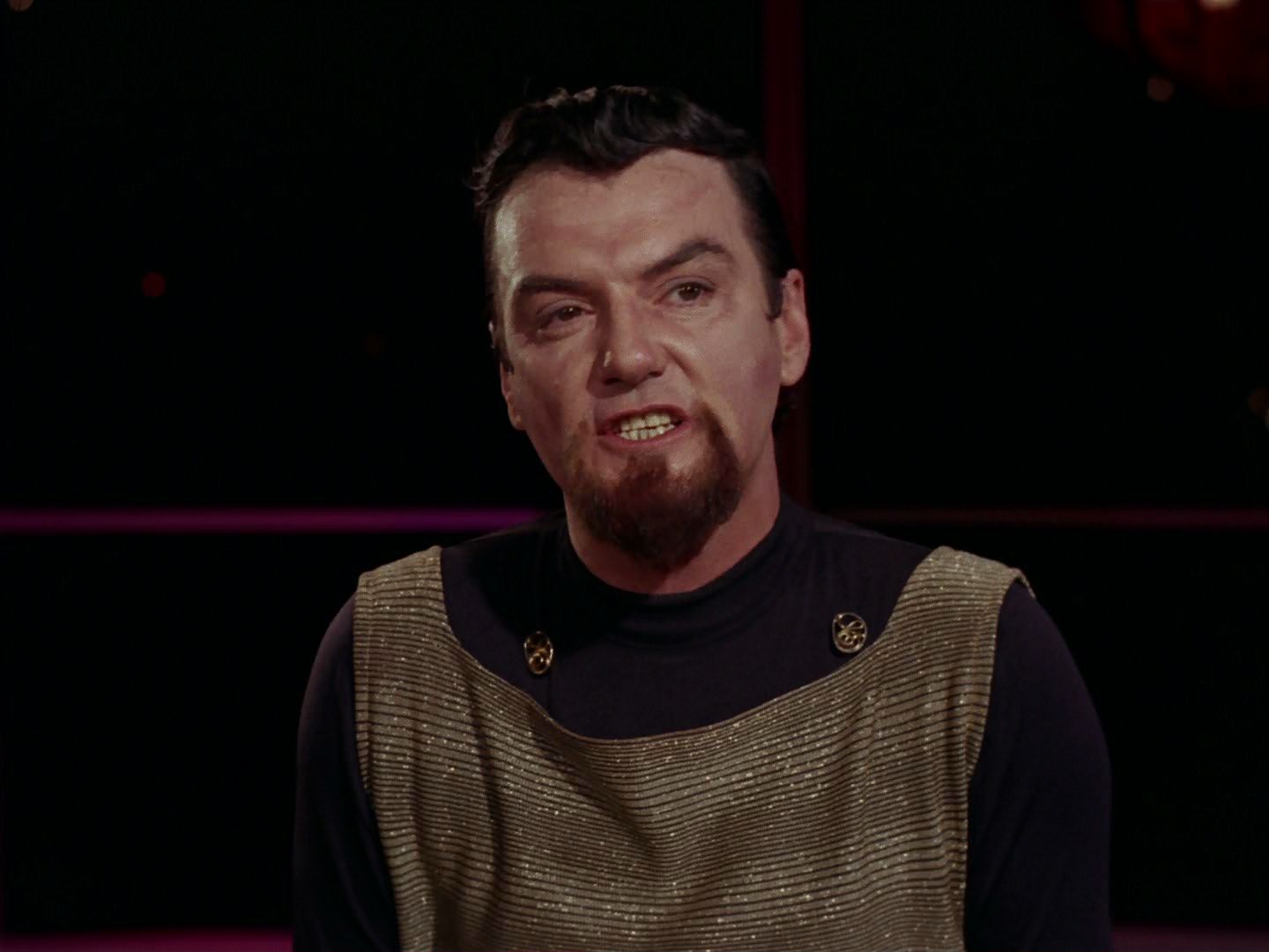 ariane179254_StarTrek_2x15_TheTroubleWithTribbles_0428.jpg