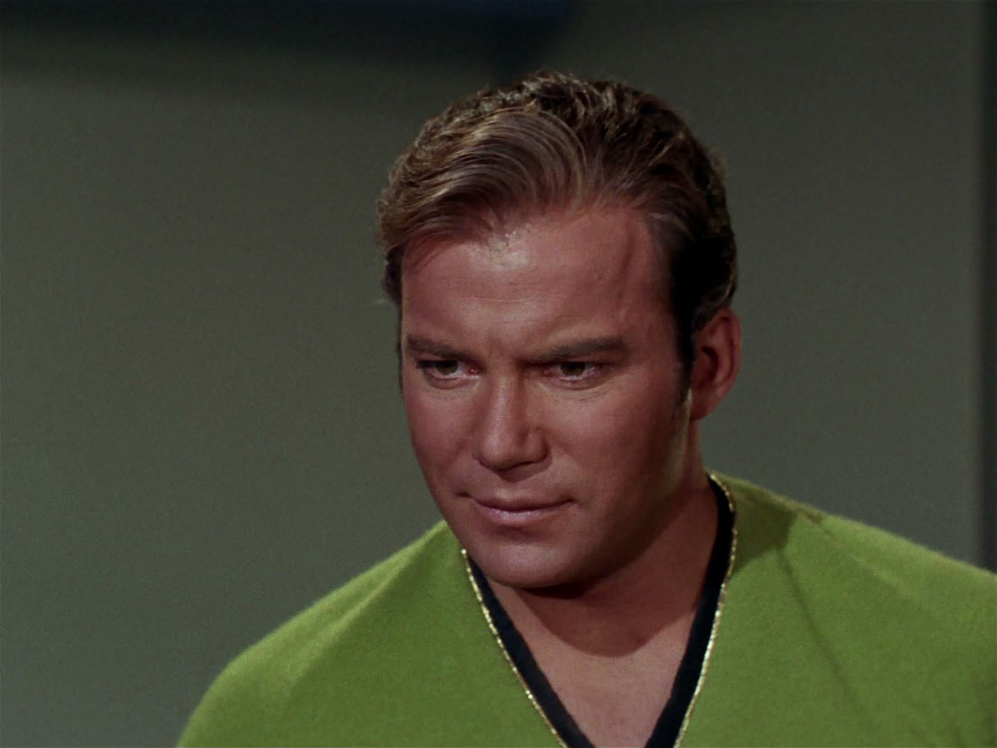 ariane179254_StarTrek_2x15_TheTroubleWithTribbles_0463.jpg