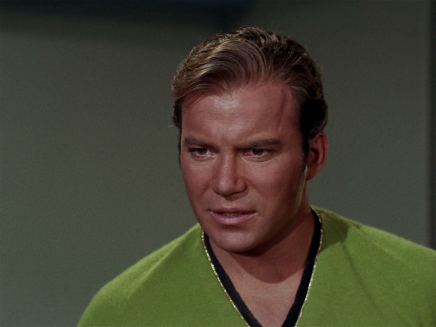 ariane179254_StarTrek_2x15_TheTroubleWithTribbles_0464.jpg