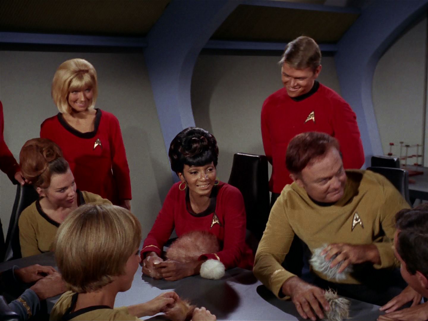 ariane179254_StarTrek_2x15_TheTroubleWithTribbles_0488.jpg