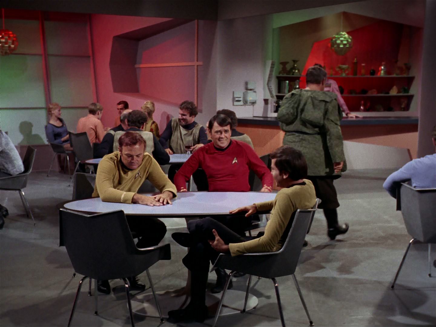 ariane179254_StarTrek_2x15_TheTroubleWithTribbles_0573.jpg