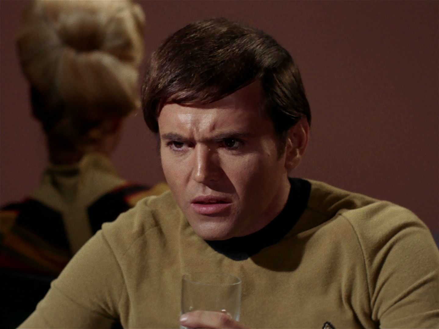 ariane179254_StarTrek_2x15_TheTroubleWithTribbles_0602.jpg
