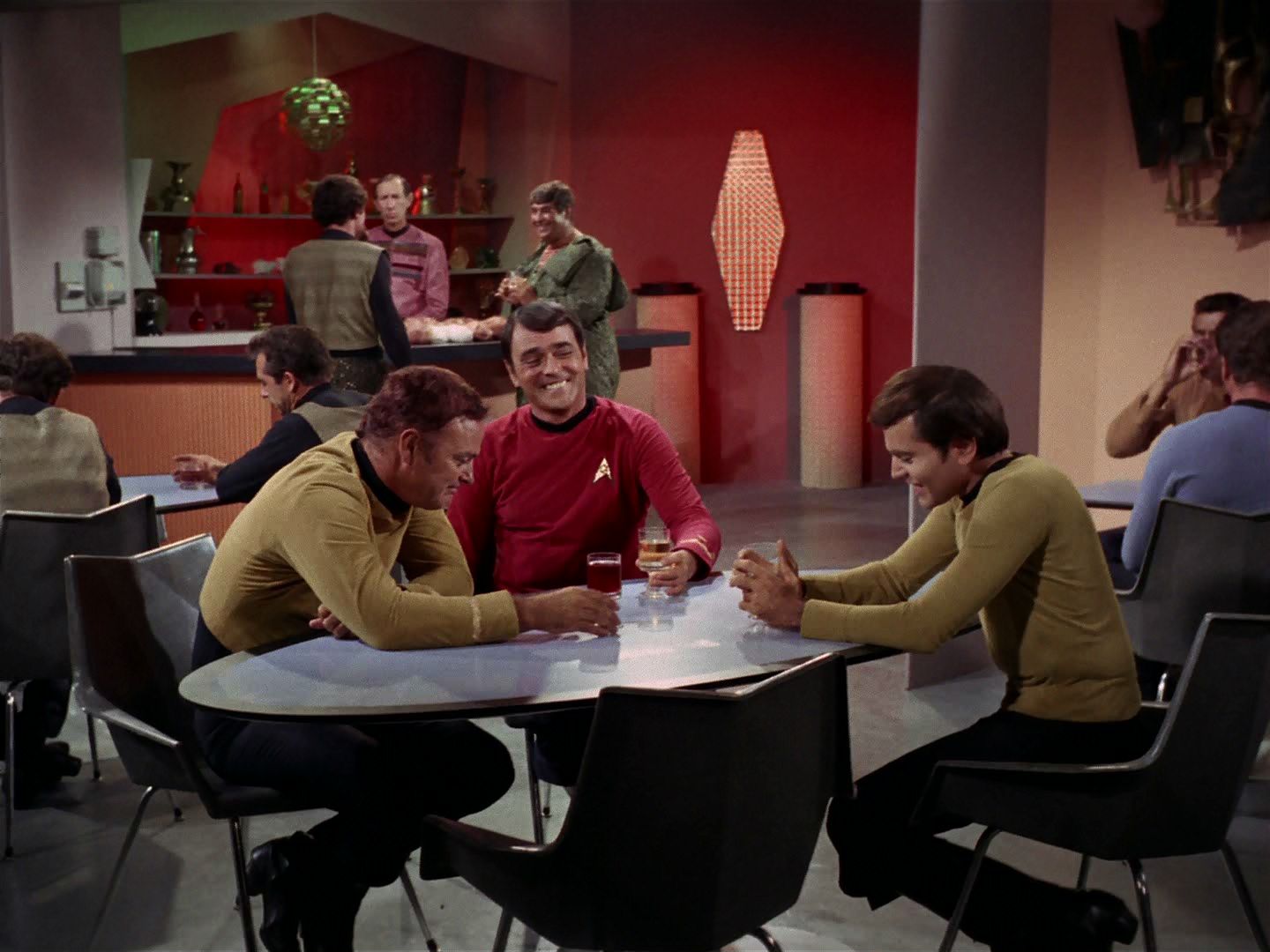 ariane179254_StarTrek_2x15_TheTroubleWithTribbles_0612.jpg