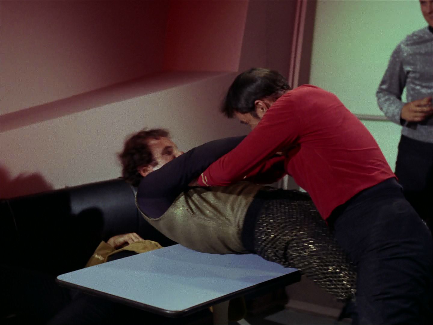 ariane179254_StarTrek_2x15_TheTroubleWithTribbles_0728.jpg