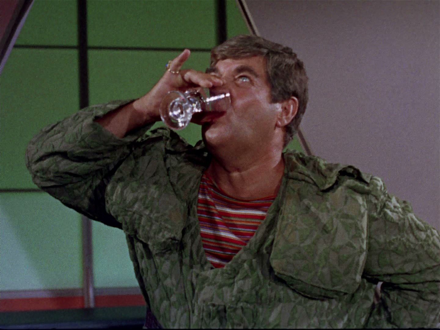 ariane179254_StarTrek_2x15_TheTroubleWithTribbles_0757.jpg