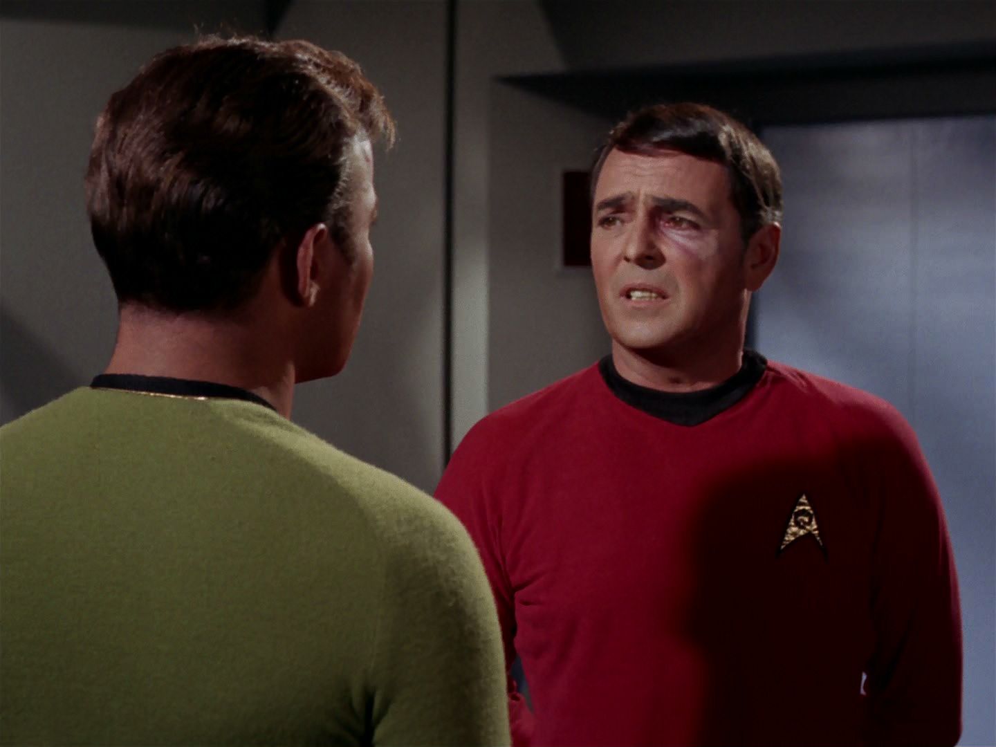 ariane179254_StarTrek_2x15_TheTroubleWithTribbles_0828.jpg