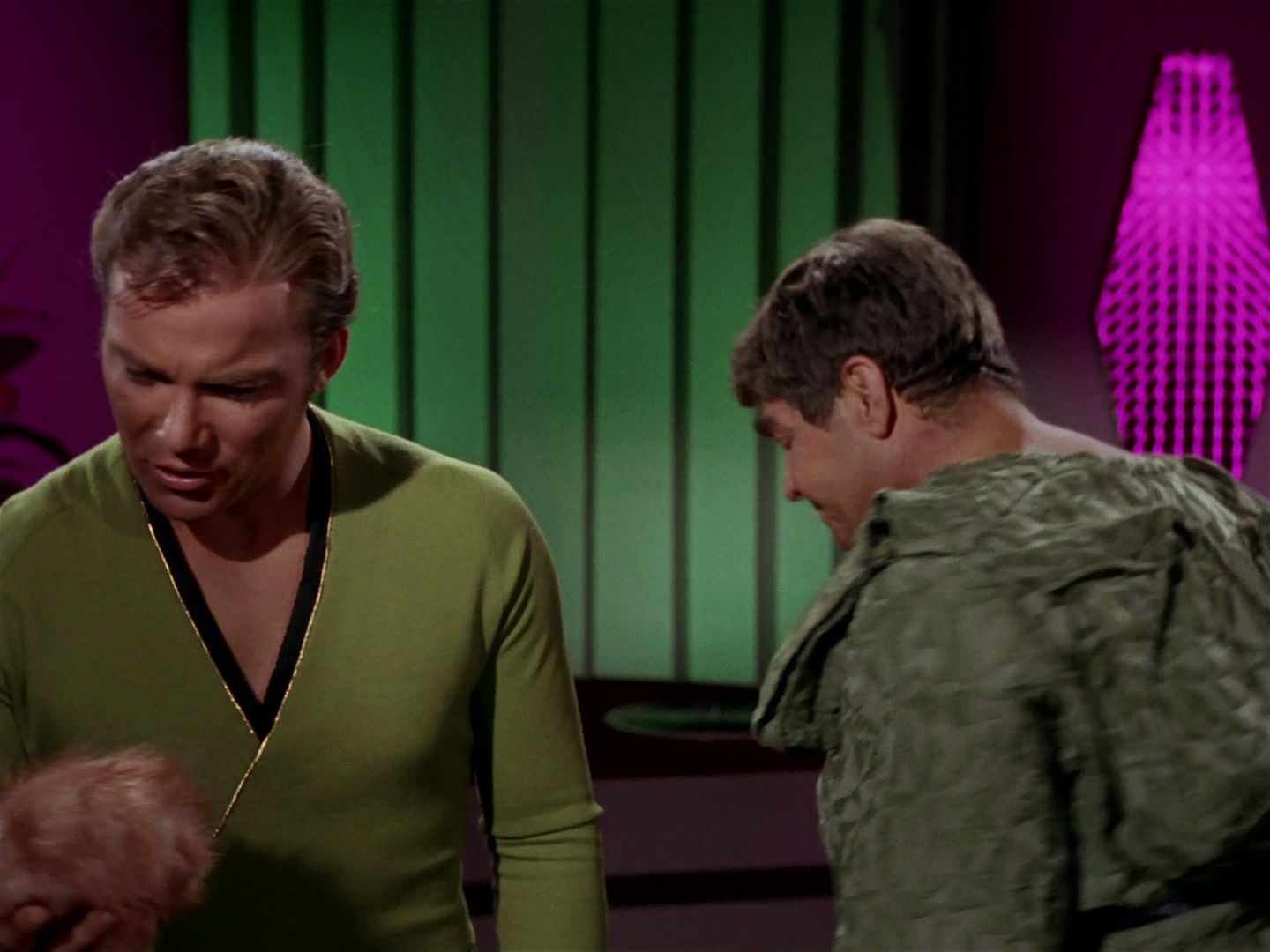 ariane179254_StarTrek_2x15_TheTroubleWithTribbles_1042.jpg