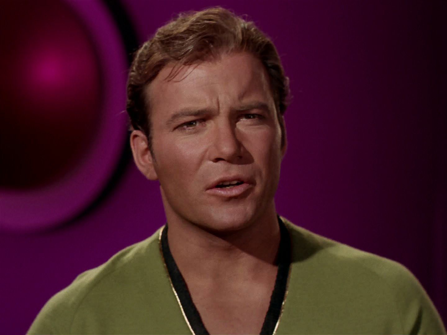 ariane179254_StarTrek_2x15_TheTroubleWithTribbles_1068.jpg