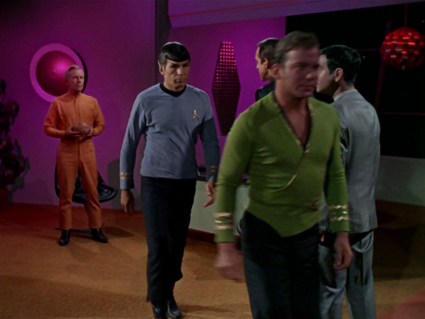 ariane179254_StarTrek_2x15_TheTroubleWithTribbles_1113.jpg