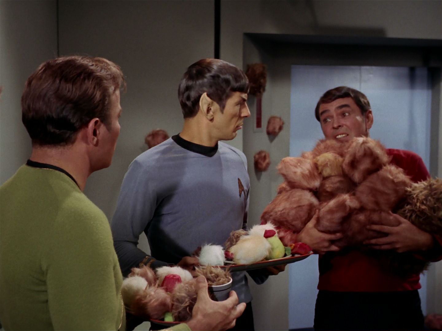 ariane179254_StarTrek_2x15_TheTroubleWithTribbles_1139.jpg