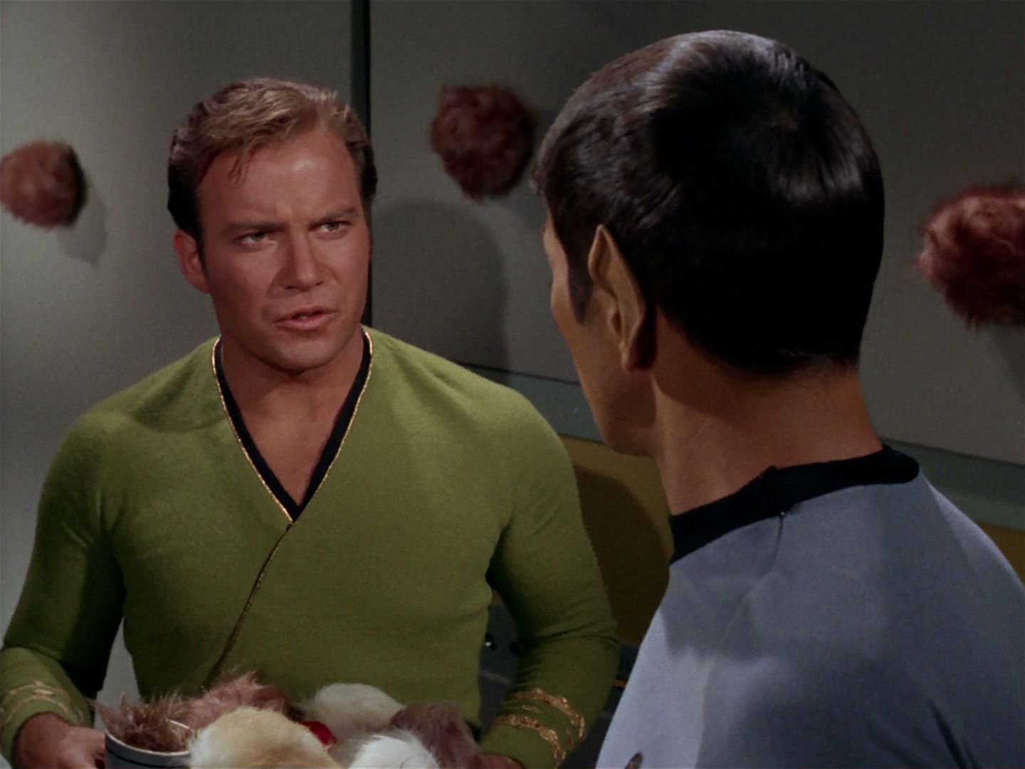 ariane179254_StarTrek_2x15_TheTroubleWithTribbles_1143.jpg