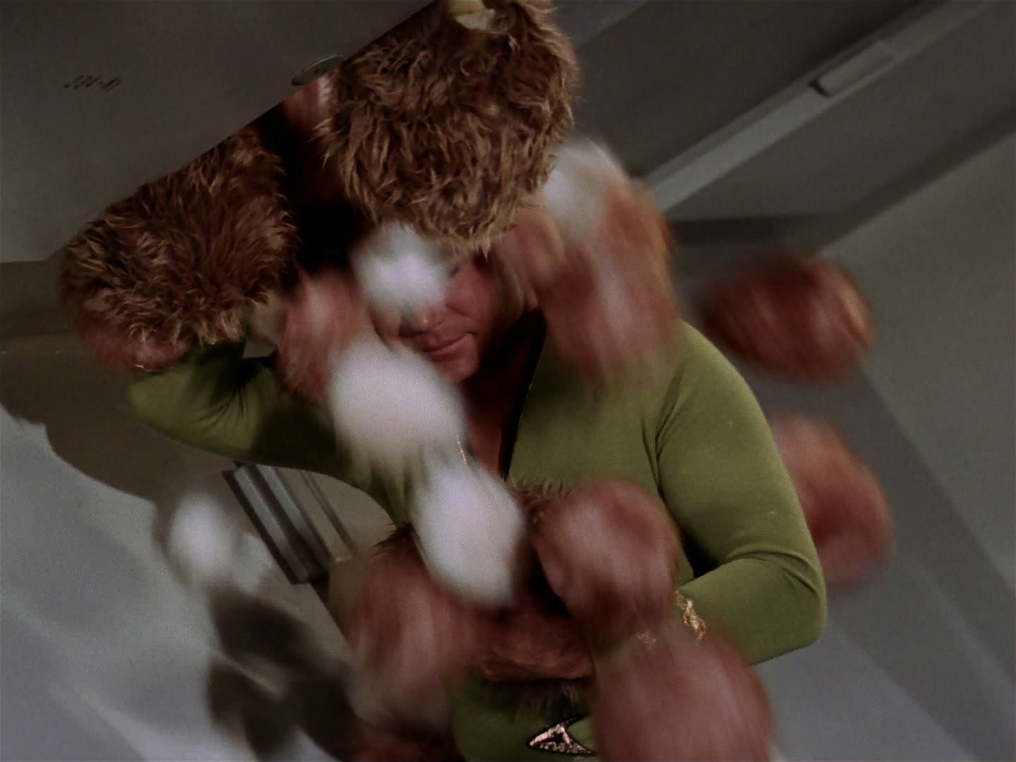 ariane179254_StarTrek_2x15_TheTroubleWithTribbles_1188.jpg