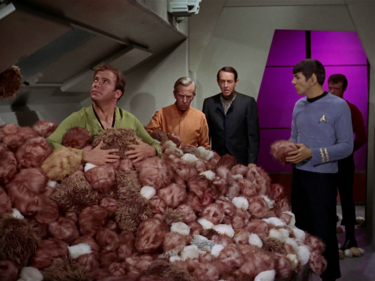 ariane179254_StarTrek_2x15_TheTroubleWithTribbles_1204.jpg