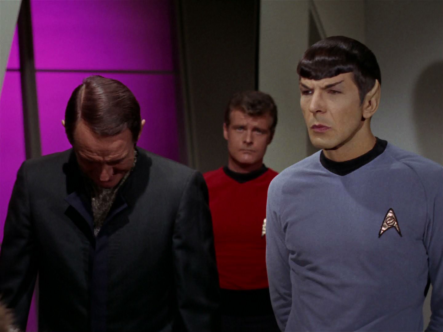 ariane179254_StarTrek_2x15_TheTroubleWithTribbles_1208.jpg