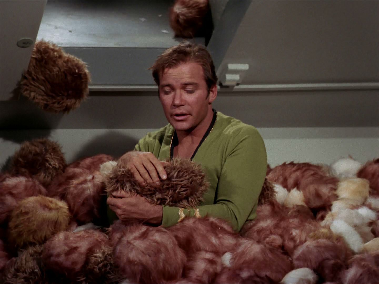 ariane179254_StarTrek_2x15_TheTroubleWithTribbles_1209.jpg