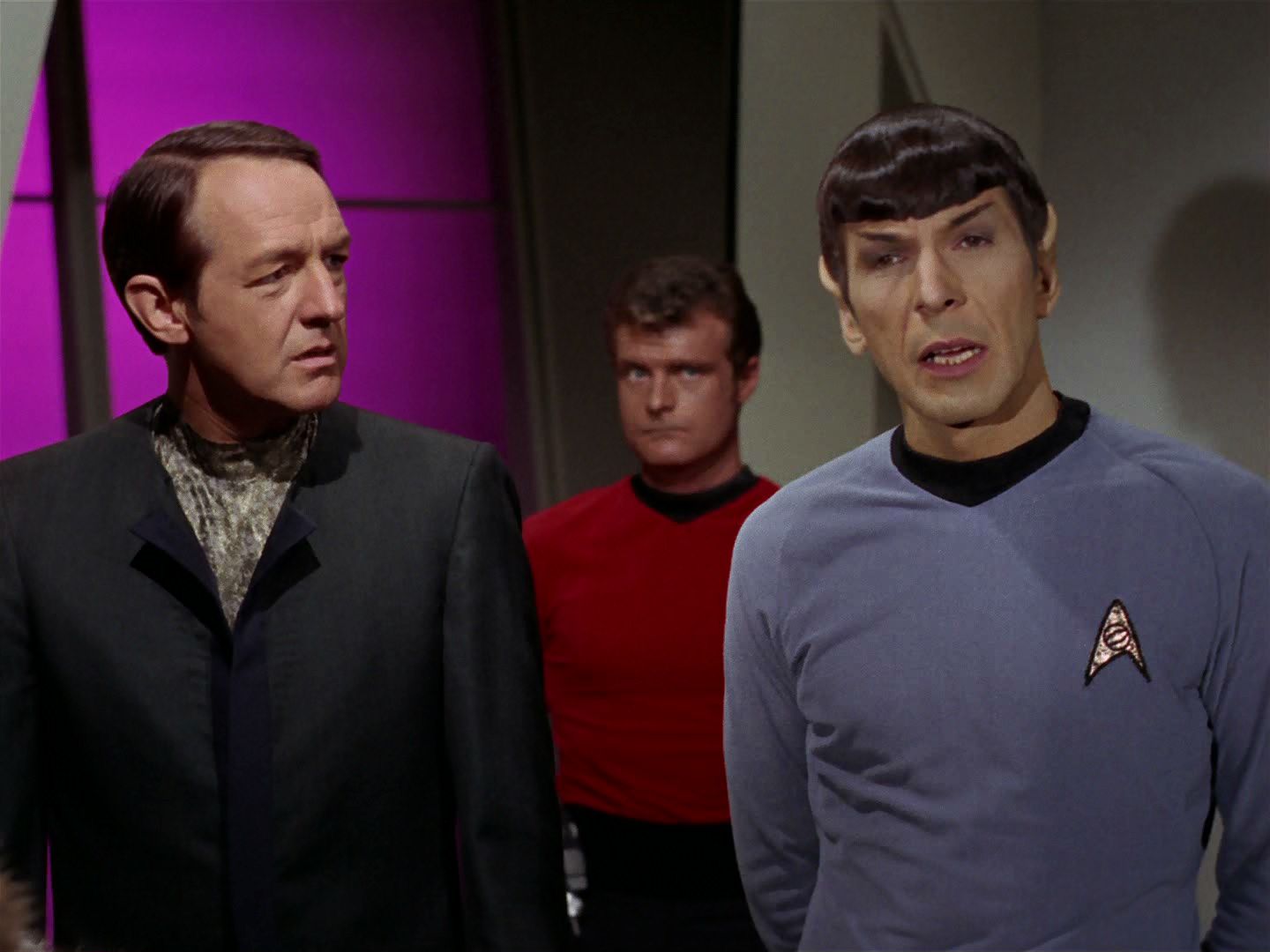 ariane179254_StarTrek_2x15_TheTroubleWithTribbles_1215.jpg