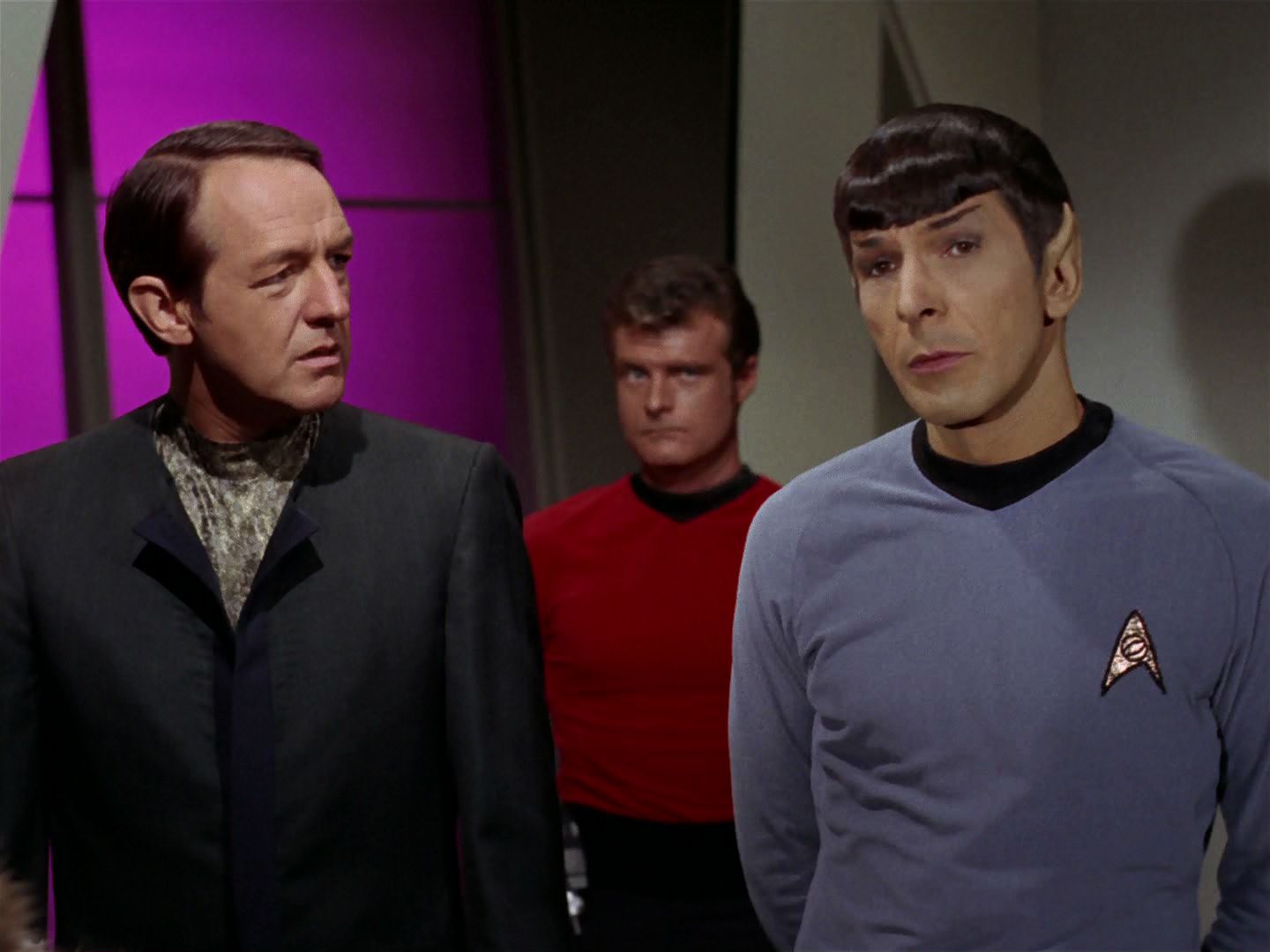 ariane179254_StarTrek_2x15_TheTroubleWithTribbles_1216.jpg