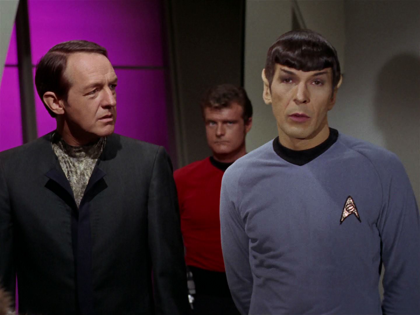 ariane179254_StarTrek_2x15_TheTroubleWithTribbles_1218.jpg