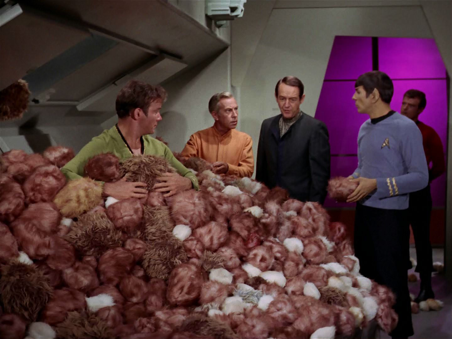 https://tos.star-trek.info/albums/Season_2/2x15_The_Trouble_With_Tribbles/ariane179254_StarTrek_2x15_TheTroubleWithTribbles_1231.jpg