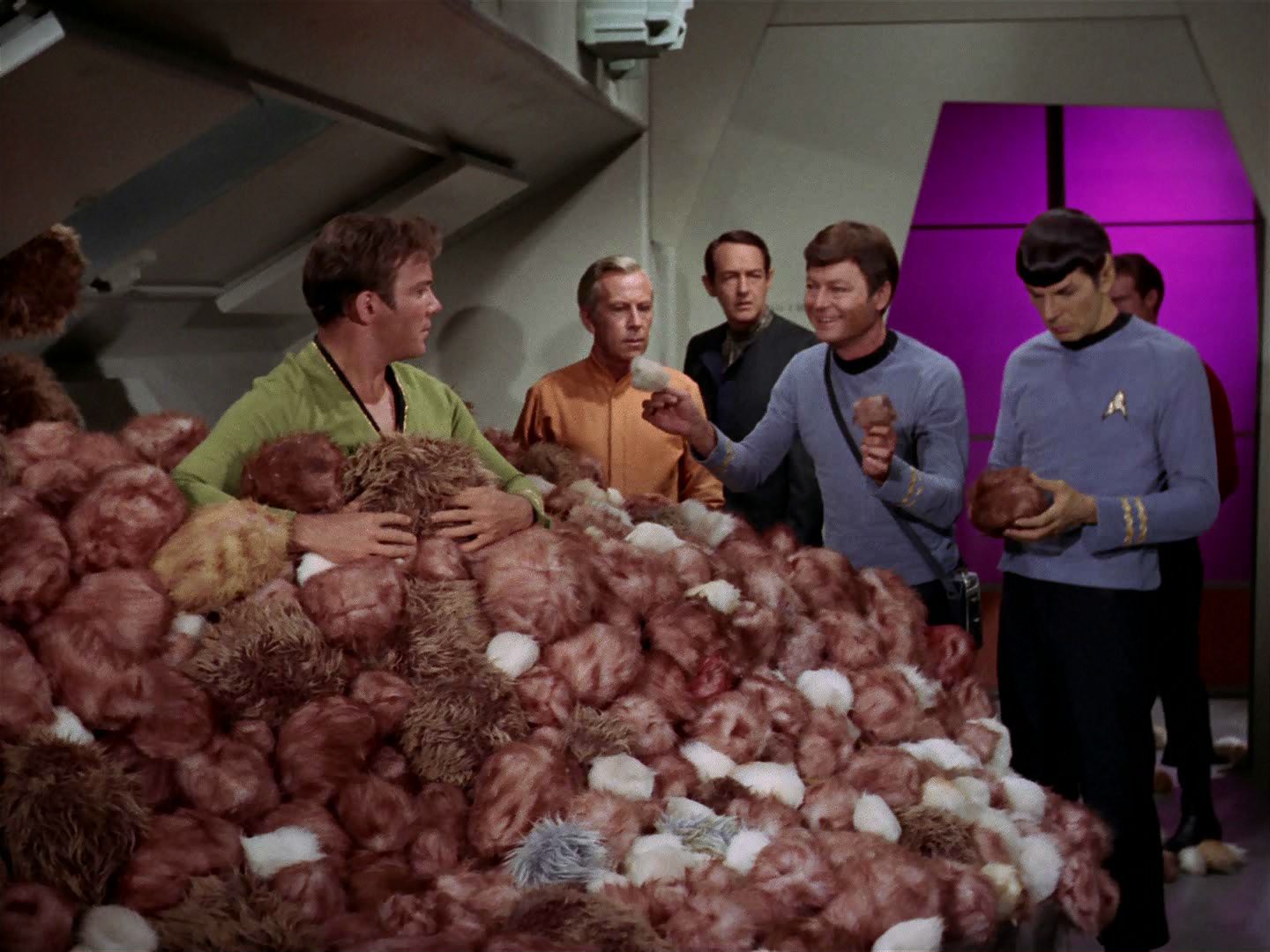 ariane179254_StarTrek_2x15_TheTroubleWithTribbles_1248.jpg