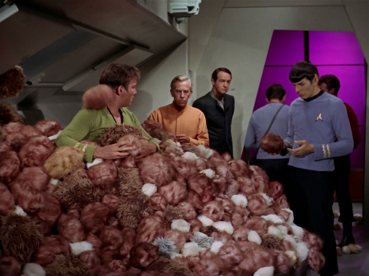 ariane179254_StarTrek_2x15_TheTroubleWithTribbles_1270.jpg