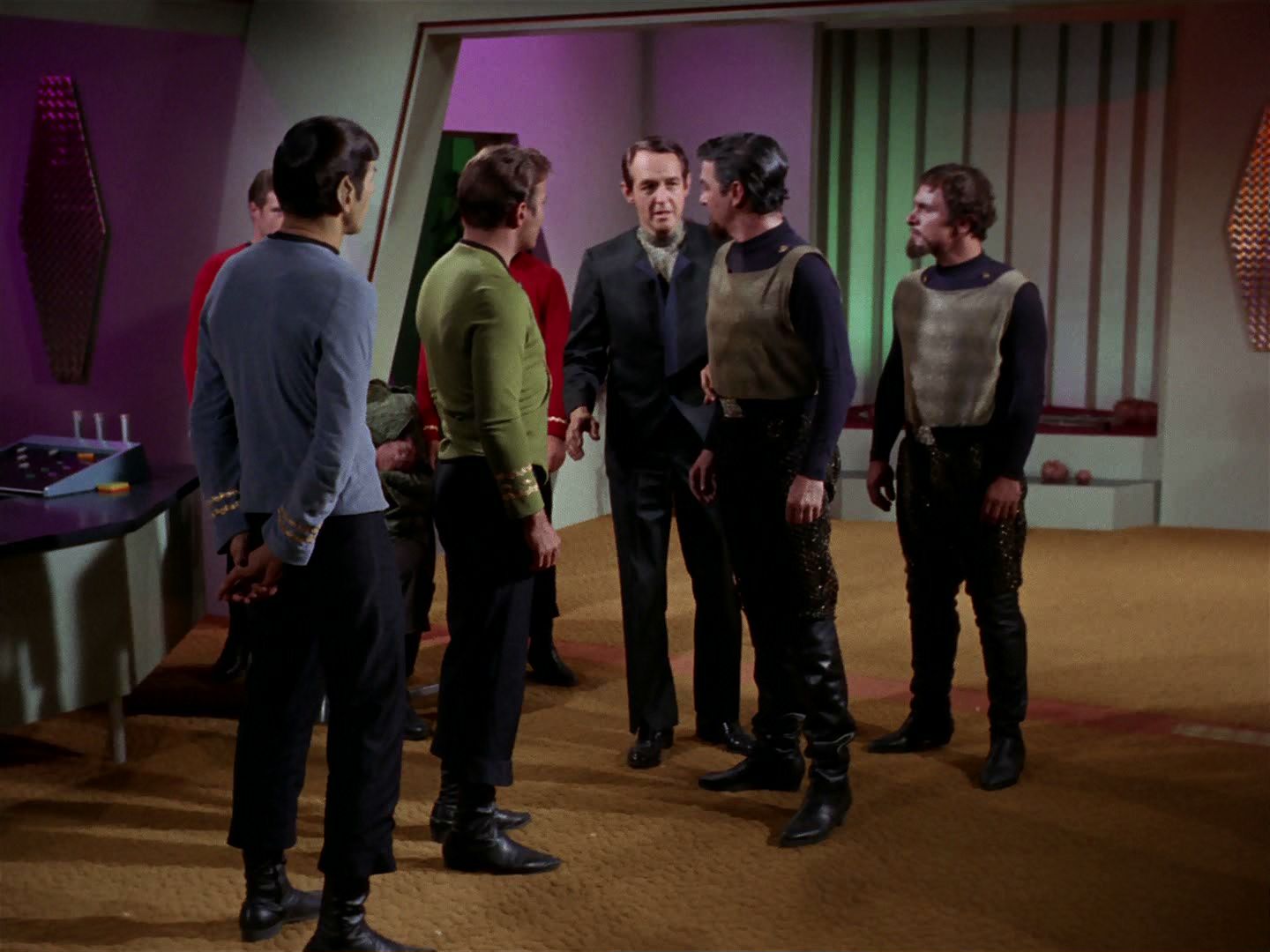ariane179254_StarTrek_2x15_TheTroubleWithTribbles_1309.jpg