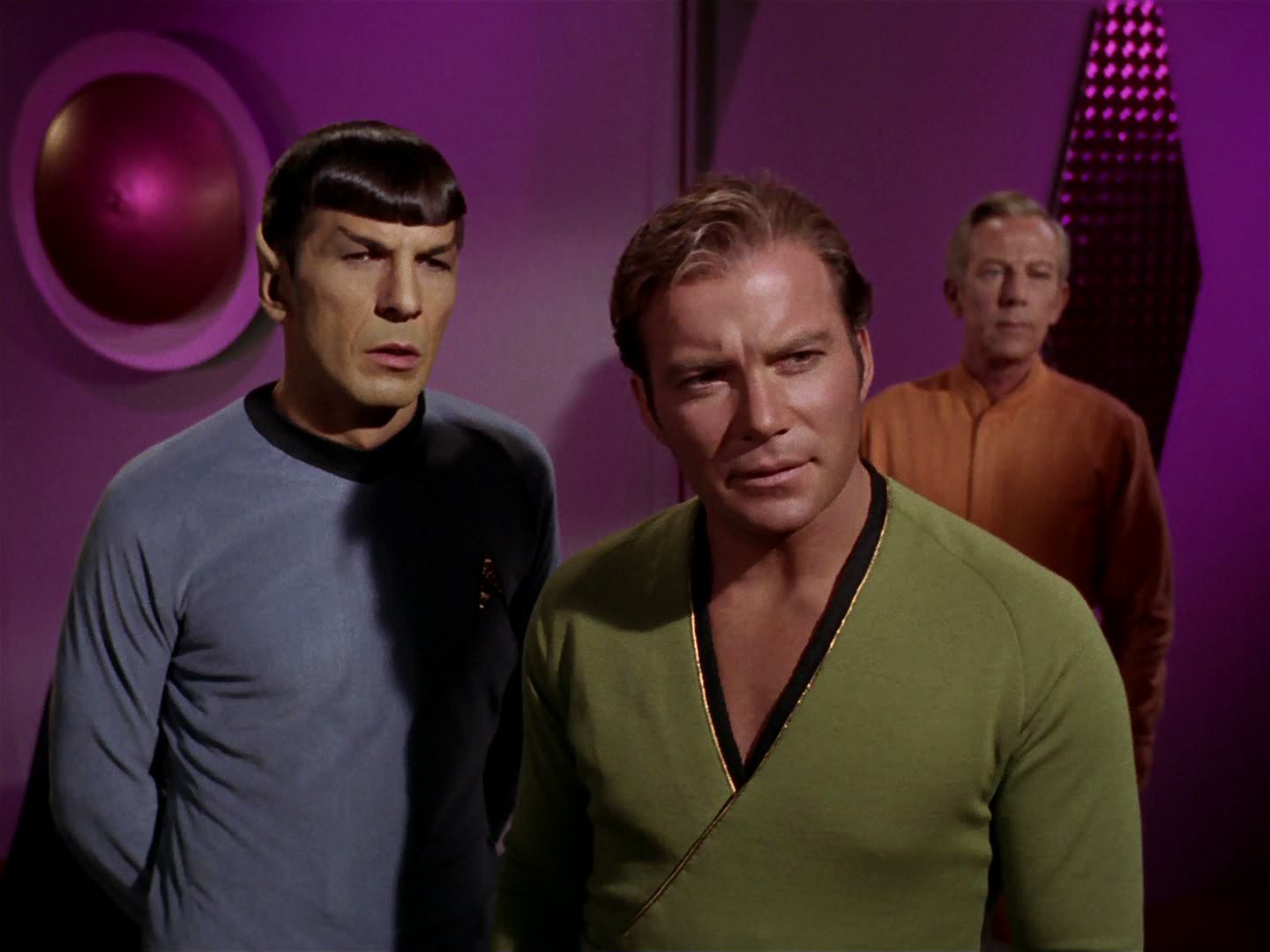 ariane179254_StarTrek_2x15_TheTroubleWithTribbles_1331.jpg
