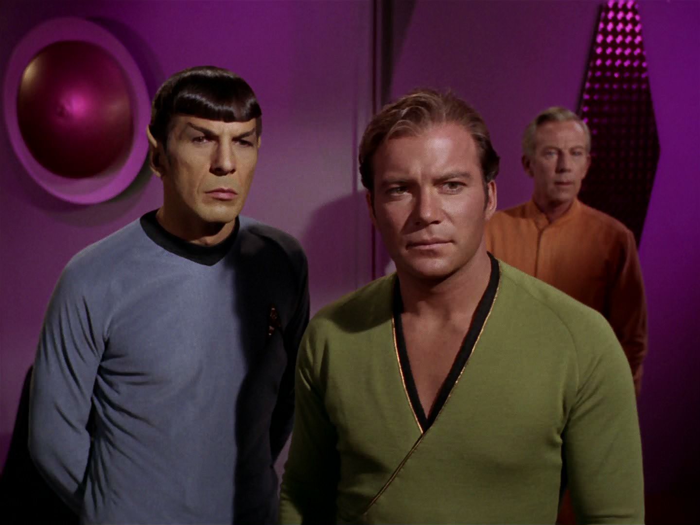 ariane179254_StarTrek_2x15_TheTroubleWithTribbles_1339.jpg